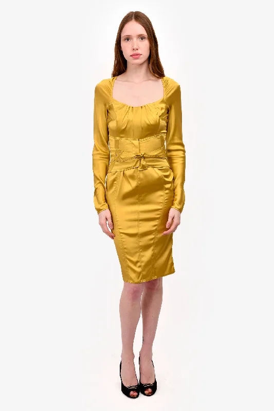 Lace skater dress-Gucci Yellow Gold Silk Ruched Midi Dress Size 40 With Corset