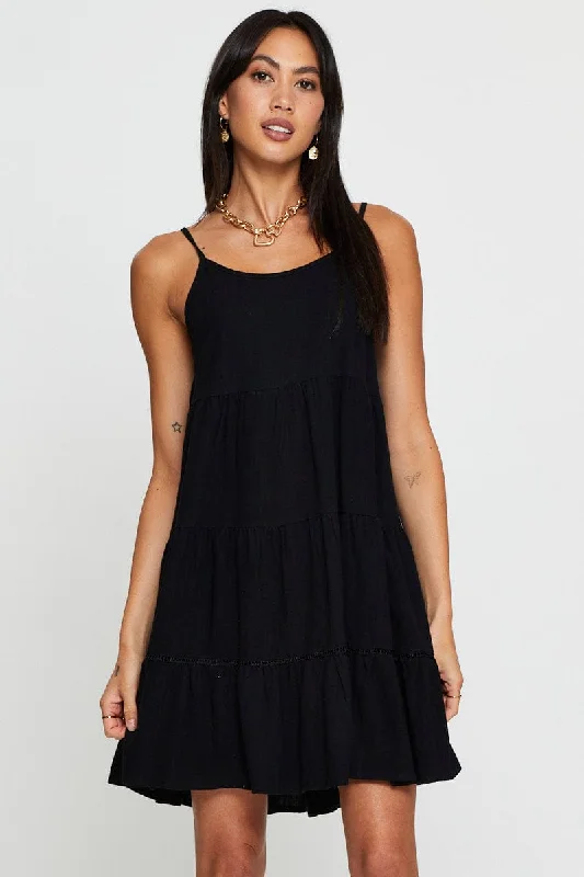 Halter neck party dress-Black Fit And Flare Dress Sleeveless Scoop Neck